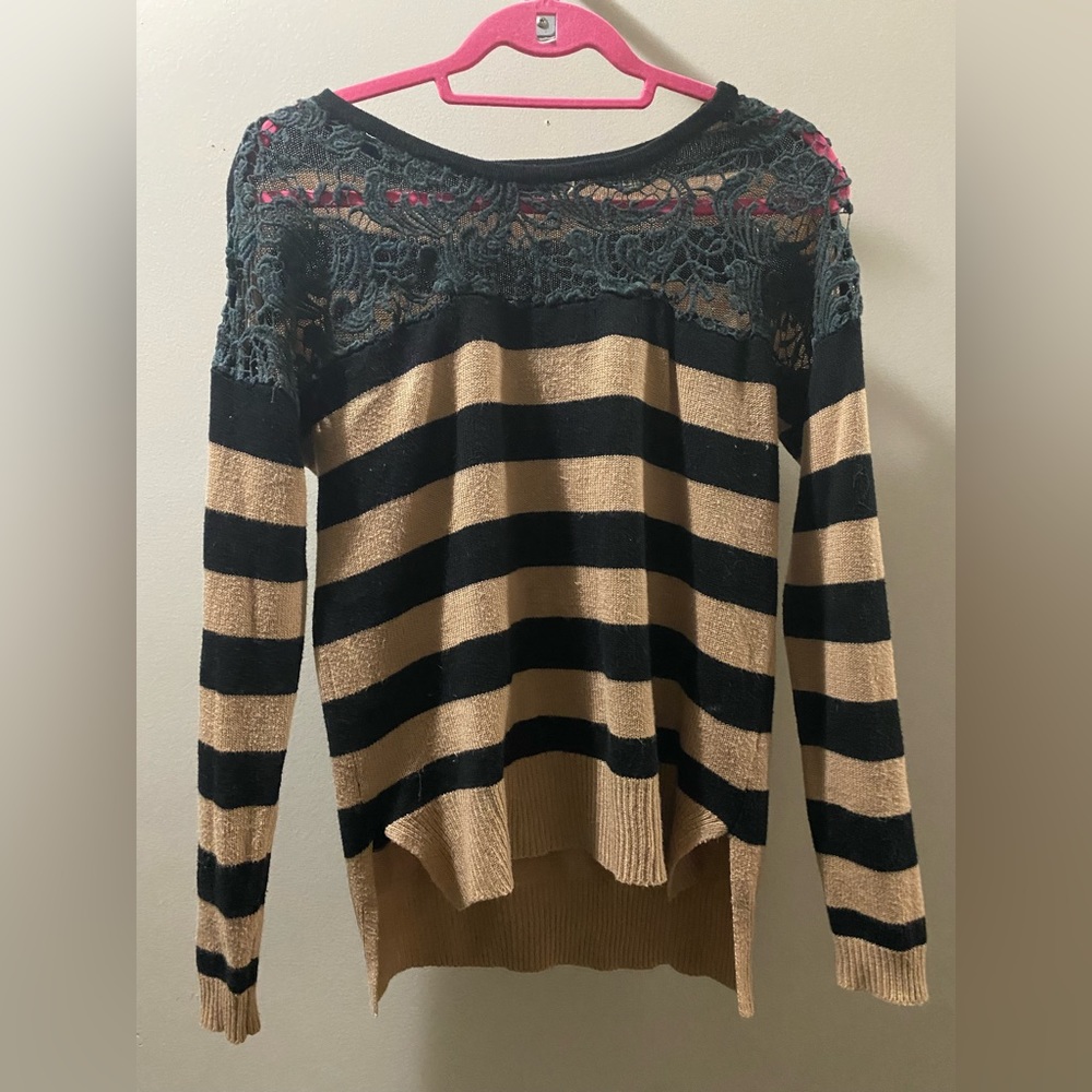 Dex size xs sweater with lace detail
